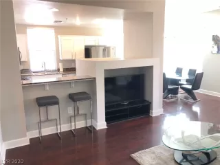 Photo #4: 2223753 Listing