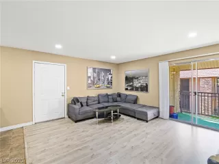 Photo #3: 2223757 Listing