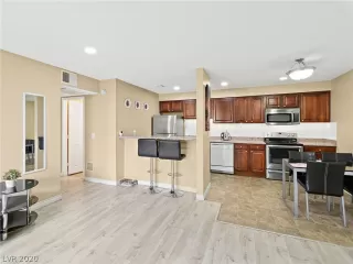 Photo #4: 2223757 Listing