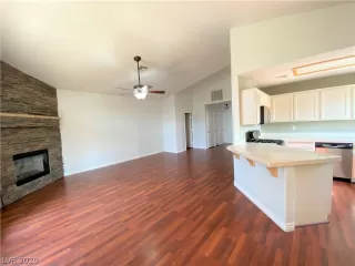 Photo #5: 2223776 Listing 