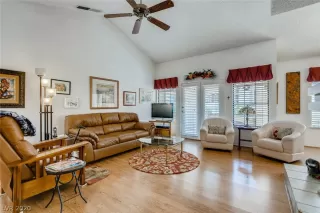 Photo #1: 2223827 Listing