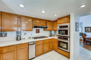 Photo #3: 2223827 Listing