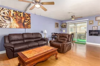 Photo #5: 2223828 Listing