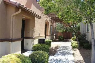 Photo #1: 2223840 Listing 