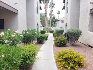 Photo #2: 2223877 Listing