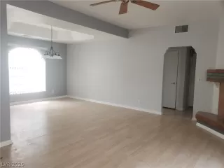 Photo #3: 2223877 Listing