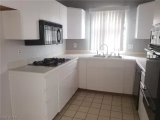 Photo #6: 2223877 Listing