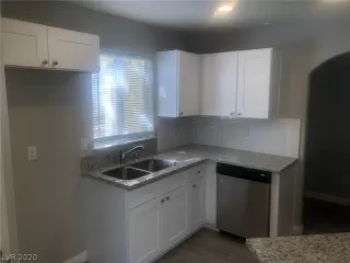 Photo #2: 2223904 Listing 