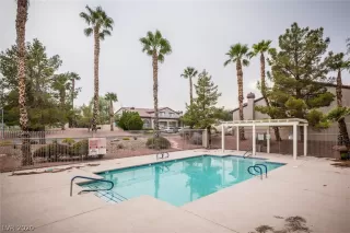 Photo #1: 2223913 Listing 