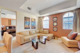 Photo #5: 2223921 Listing