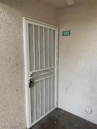 Photo #1: 2223927 Listing