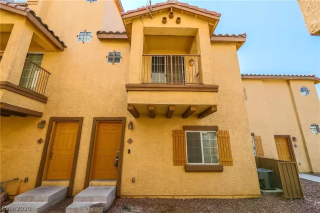 MLS: 2223959 Condo For Sale