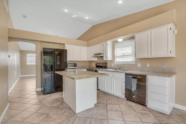 MLS: 2223995 Condo For Sale