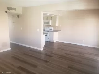 Photo #5: 2224003 Listing