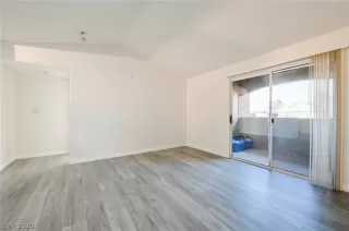 Photo #3: 2224079 Listing