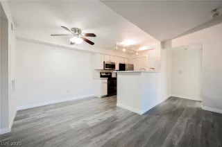 Photo #5: 2224079 Listing