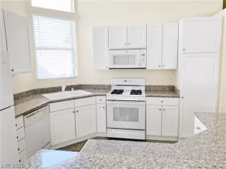 Photo #2: 2224103 Listing 