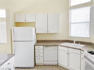 Photo #4: 2224103 Listing 