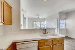 Photo #4: 2224160 Listing