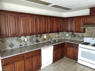 Photo #3: 2224218 Listing 