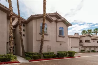 Photo #1: 2224236 Listing 