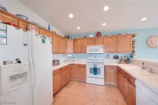 Photo #4: 2224291 Listing