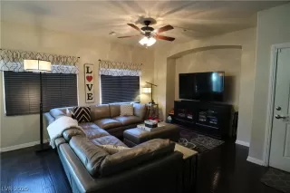 Photo #1: 2224295 Listing