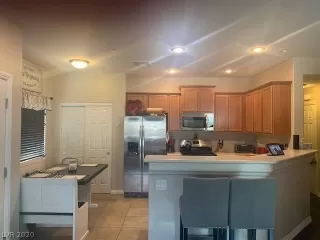 Photo #5: 2224295 Listing