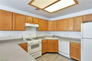 Photo #6: 2224299 Listing