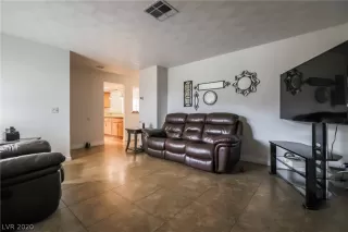 Photo #5: 2224300 Listing