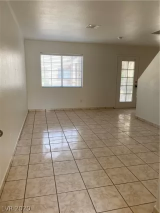 Photo #2: 2224301 Listing