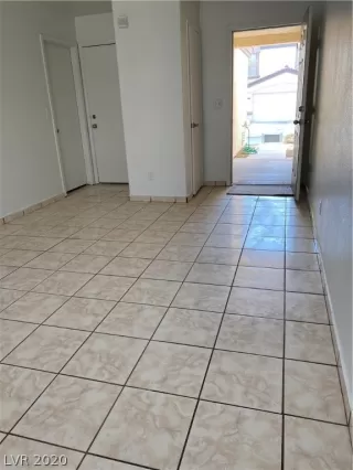 Photo #3: 2224301 Listing