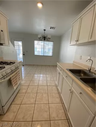 Photo #6: 2224301 Listing