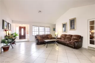 Photo #3: 2224339 Listing