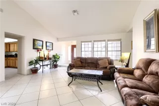 Photo #4: 2224339 Listing