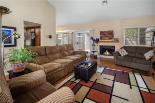 Photo #4: 2224369 Listing 