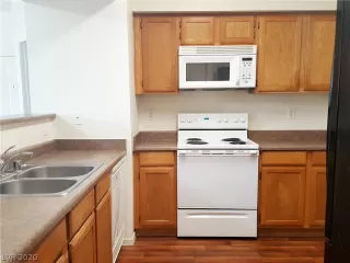 Photo #5: 2224381 Listing