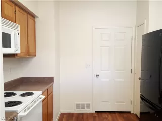 Photo #6: 2224381 Listing