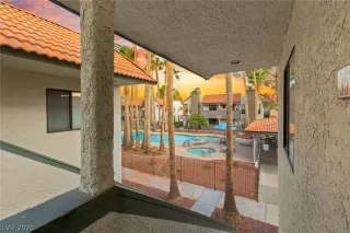 Photo #3: 2224430 Listing