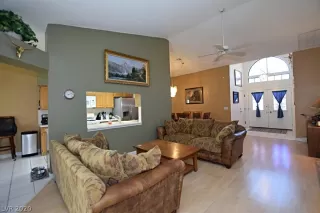 Photo #5: 2224453 Listing