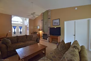 Photo #6: 2224453 Listing