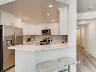 Photo #2: 2224459 Listing