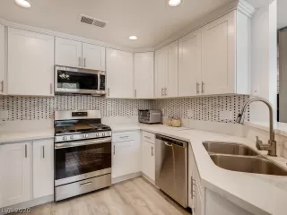 Photo #3: 2224459 Listing