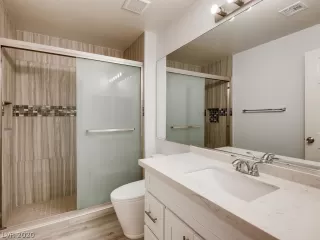 Photo #5: 2224459 Listing