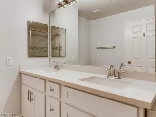 Photo #6: 2224459 Listing