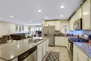 Photo #2: 2224463 Listing