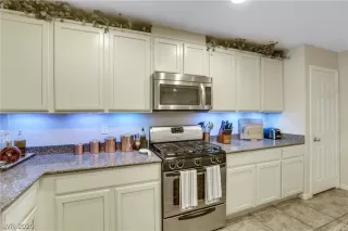 Photo #6: 2224463 Listing