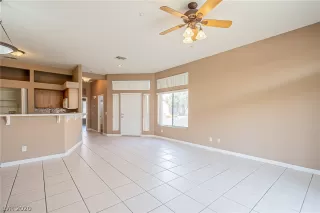 Photo #5: 2224524 Listing