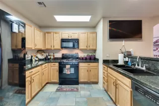 Photo #1: 2224528 Listing