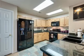 Photo #6: 2224528 Listing